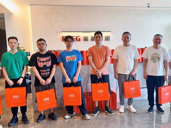 喜迎中秋，歡度國慶，浙江瑞基建設(shè)集團(tuán)有限公司祝大家節(jié)日快樂！